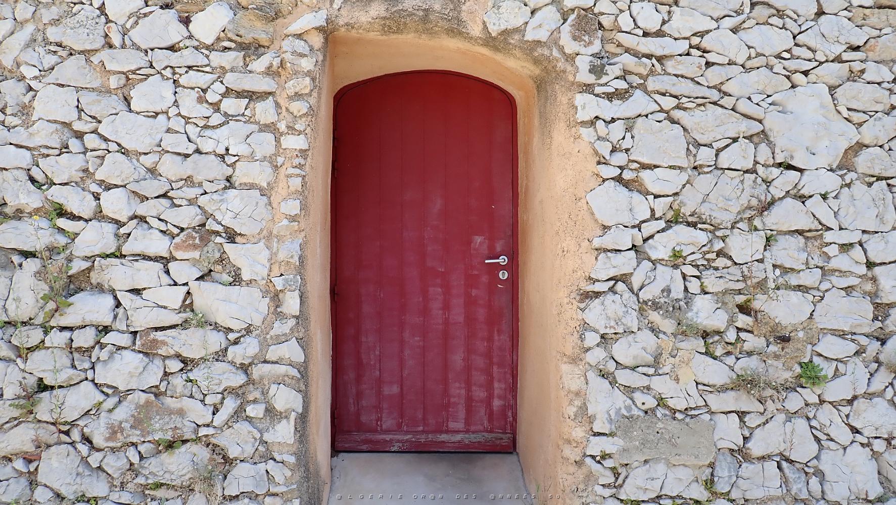 35 une Entree de la Bastide.JPG